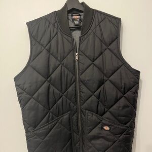 Men’s diamond Dickies quilted vest